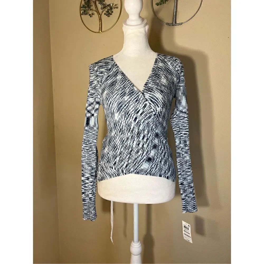 NWT! INC International Concepts Femme Flora Space Dye Indigo Cropped Top Medium